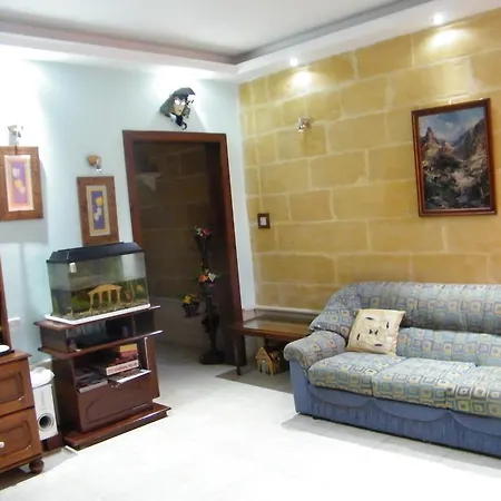 Homestay Nocturne Family House