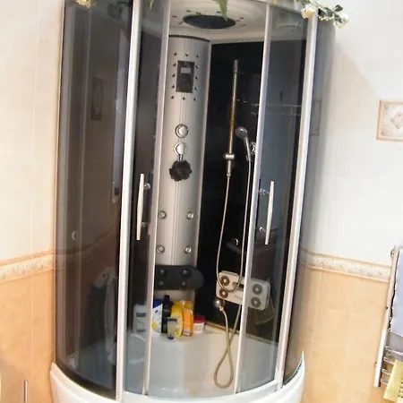 Проживание в семье Nocturne Family House *