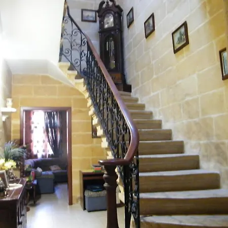 Nocturne Family House