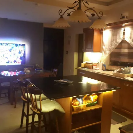 Homestay Nocturne Family House Paola