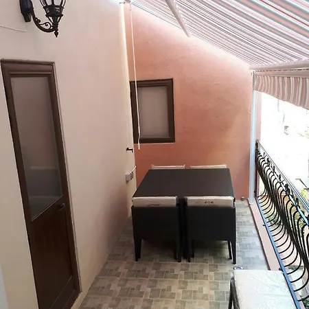 Nocturne Family House Alloggio in famiglia *