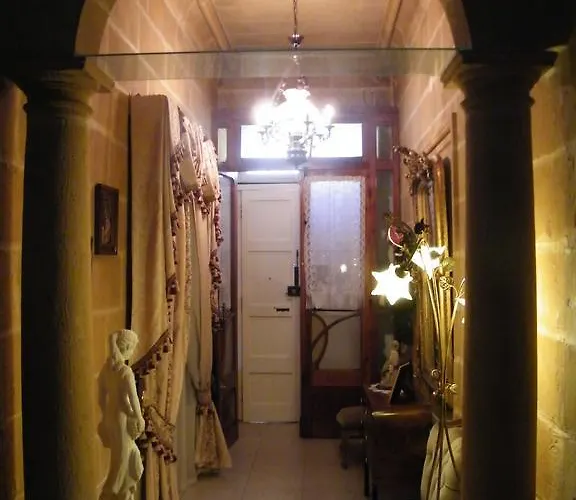 Nocturne Family House *