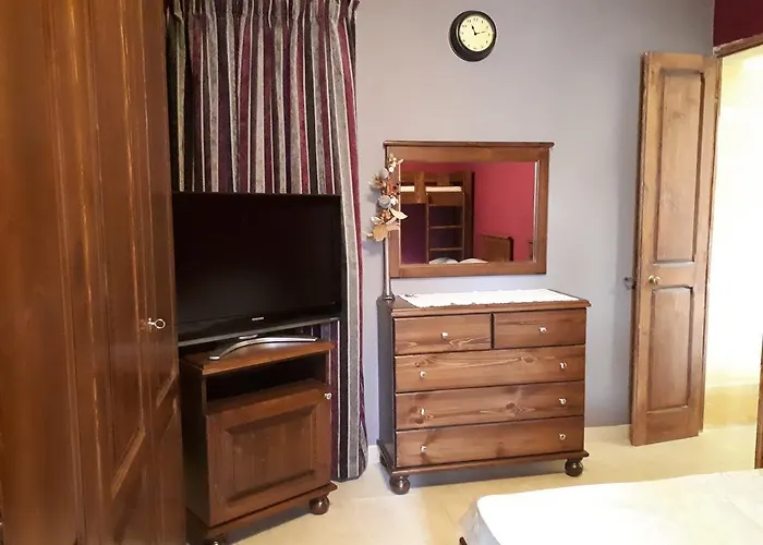 Nocturne Family House